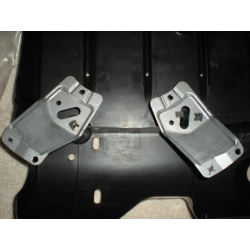 Support latérale de bac de roue de secours WRX/STI 01-07